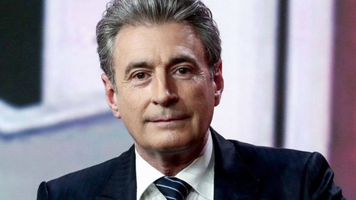 https://wips.plug.it/cips/libero.it/magazine/cms/2026/05/milo-infante-ore-14-rai-7-5-2026-liberomagazine-it.jpg