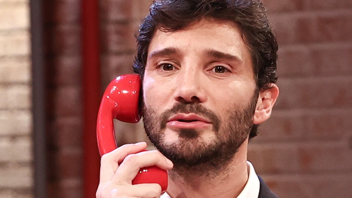 https://wips.plug.it/cips/libero.it/magazine/cms/2026/05/stefano-de-martino-29.jpg