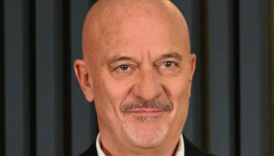 Uno sbirro in Appennino, il finale di Claudio Bisio trionfa sul web: “Meravigliosi”. Poi l’indizio sulla seconda stagione: “Si capisce”