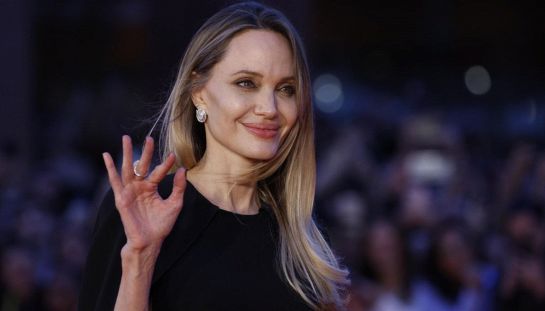 Angelina Jolie senza direzione dopo il divorzio da Brad Pitt: "Ero persa ma i miei figli mi hanno aiutata"