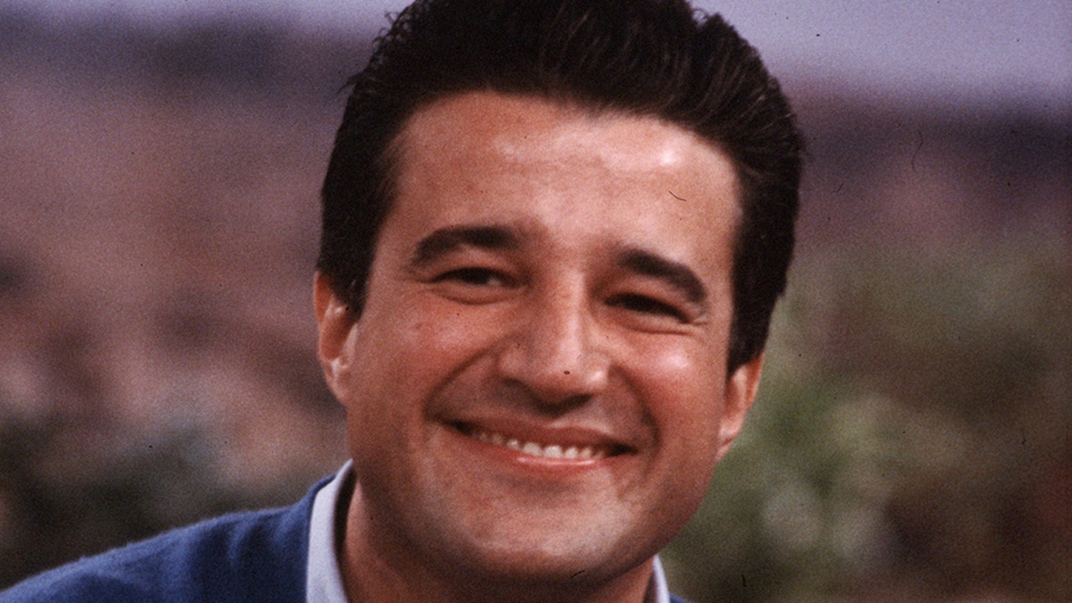 https://wips.plug.it/cips/libero.it/magazine/cms/2026/06/christian-de-sica.jpg
