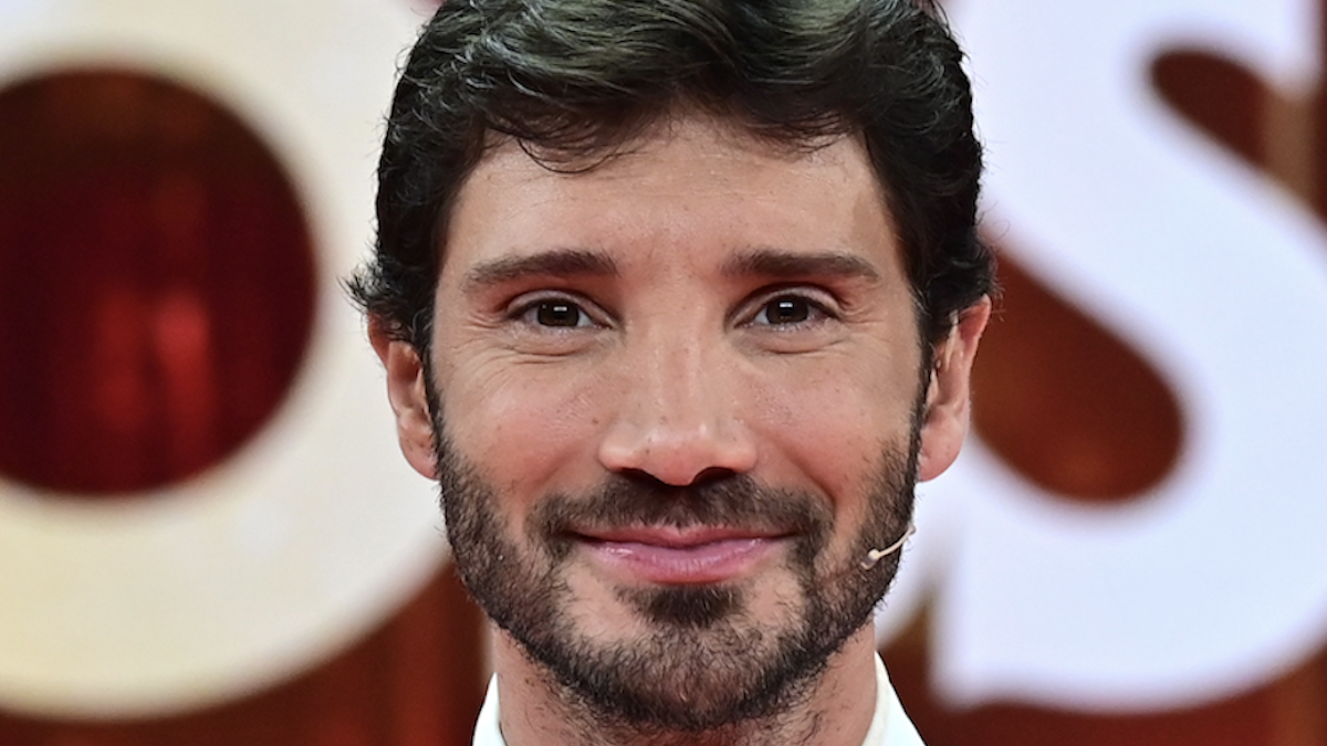 Affari Tuoi, De Martino ‘copia’ La Ruota della Fortuna: qual è il nuovo maxi-premio in palio in ogni puntata