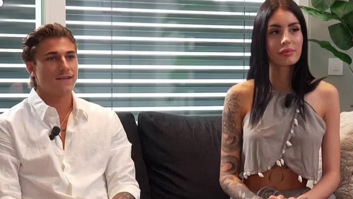 Temptation Island, il video hot di Gabriele e Sara impazza: "Chi l'ha diffuso rischia 15 mila euro di multa"