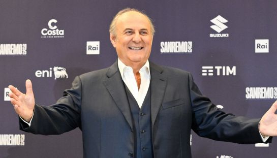 Mediaset cala l'asso, la mossa perfetta per scatenare la crisi in Rai: Gerry Scotti torna in TV con Passaparola? L'indiscrezione e il vero problema