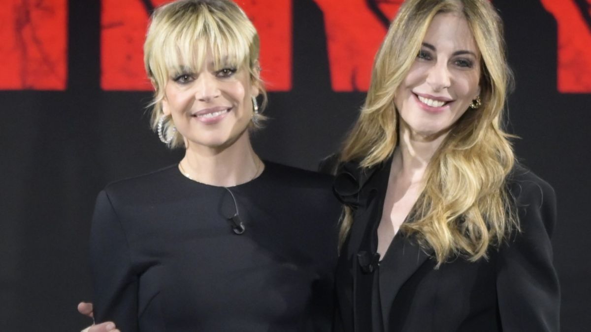 https://wips.plug.it/cips/libero.it/magazine/cms/2026/06/micaela-ramazzotti-francesca-fagnani.jpg