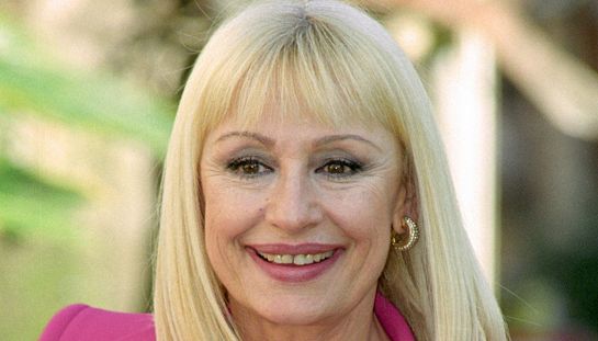 Raffaella Carrà, il figlio adottivo rompe il silenzio Mi adottò dopo la diagnosi. Il racconto degli ultimi mesi e l'eredità della diva