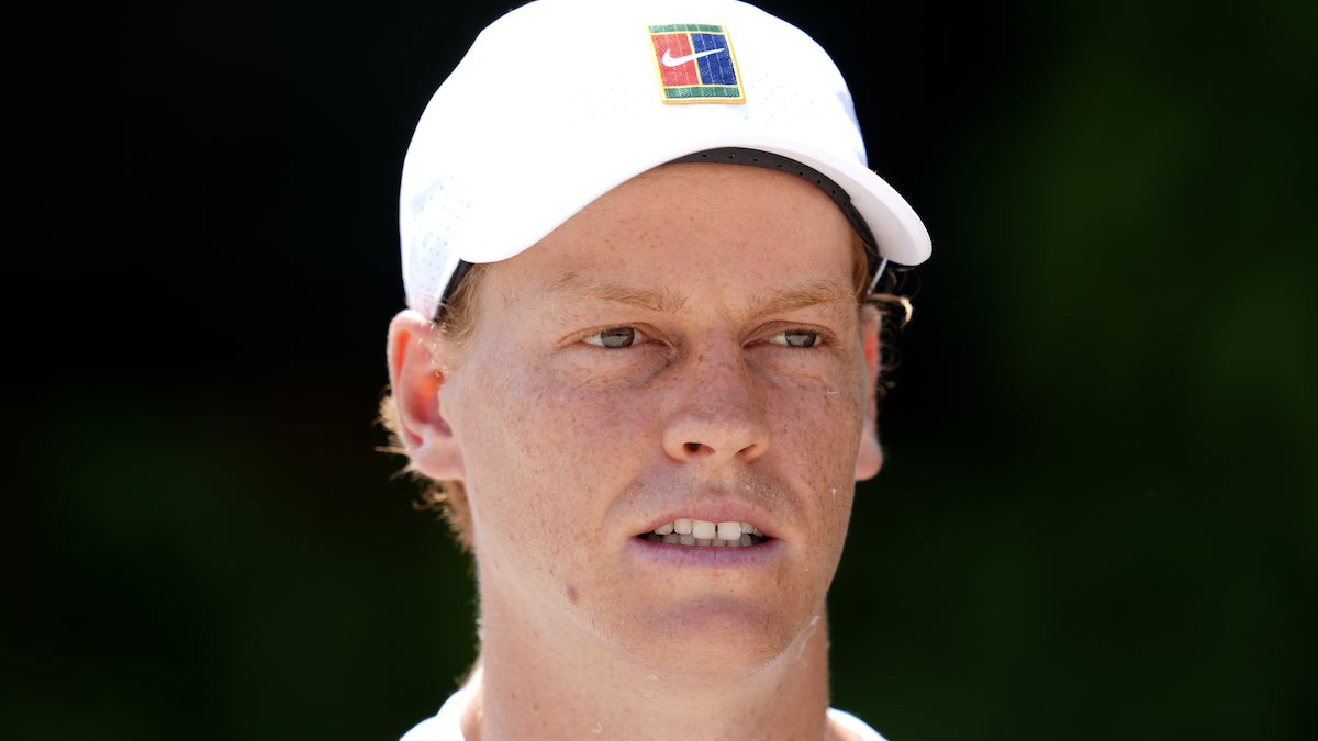 Sinner a Wimbledon 2026: quando gioca, primo avversario, chi trasmette l’incontro e perché non sarà in chiaro (per ora)
