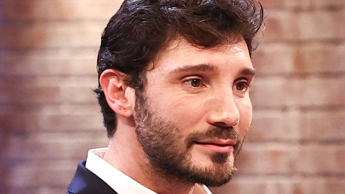 https://wips.plug.it/cips/libero.it/magazine/cms/2026/06/stefano-de-martino-37.jpg
