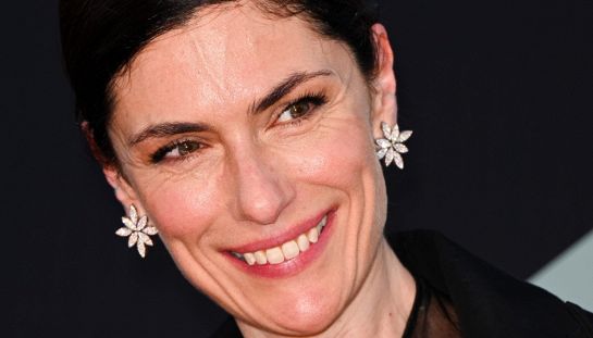 Anna Valle madrina da sogno al Taormina Film Festival, l'organza nera che ha incantato il Teatro Antico: perché tutti hanno guardato solo lei