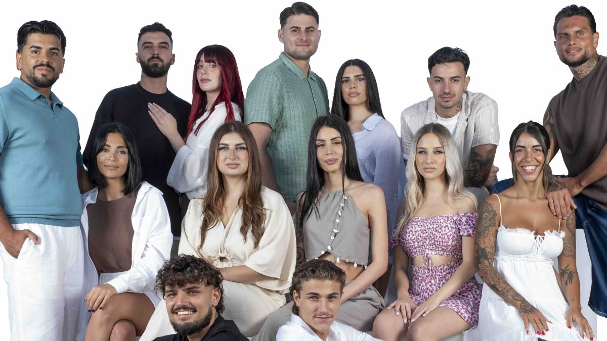 Temptation Island 2026, prima puntata: Sabrina ammette un tradimento, Giovanni chiede il falò, Gabriele da Medioevo. Cosa è successo