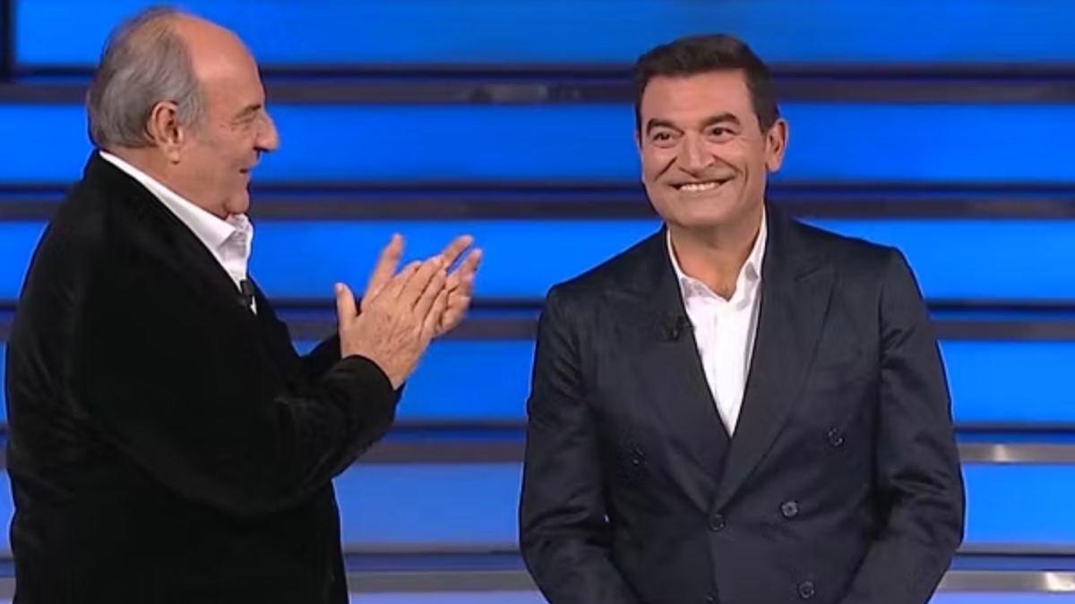 https://wips.plug.it/cips/libero.it/magazine/cms/2026/06/the_wall_in_onda_preserale_canale_5_dal_13_luglio_2026.jpeg
