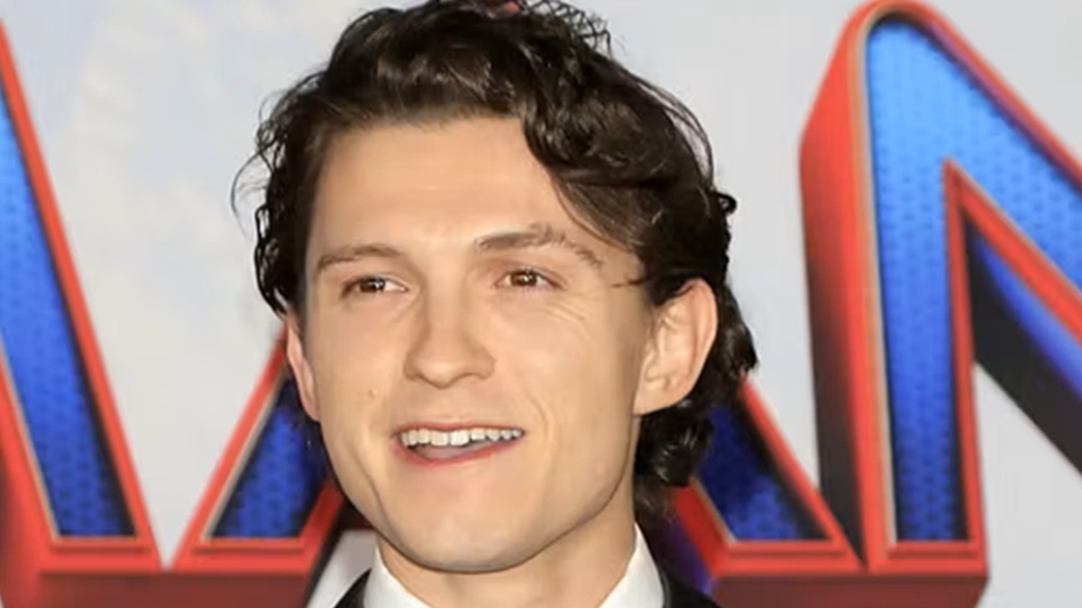 https://wips.plug.it/cips/libero.it/magazine/cms/2026/06/tom-holland-spoilera-finale-odissea-film-christopher-nolan.jpg