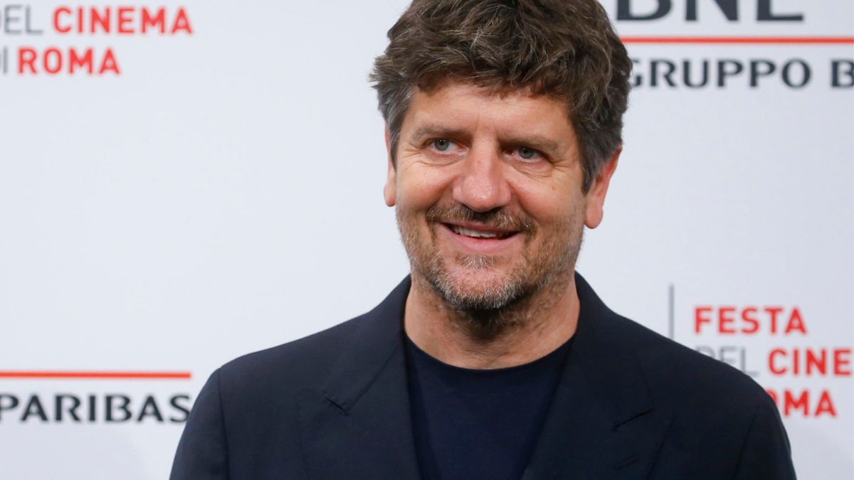 https://wips.plug.it/cips/libero.it/magazine/cms/2026/06/un-bel-giorno-film-streaming-dove-vederlo-fabio-de-luigi-virginia-raffaele-cinema.jpg