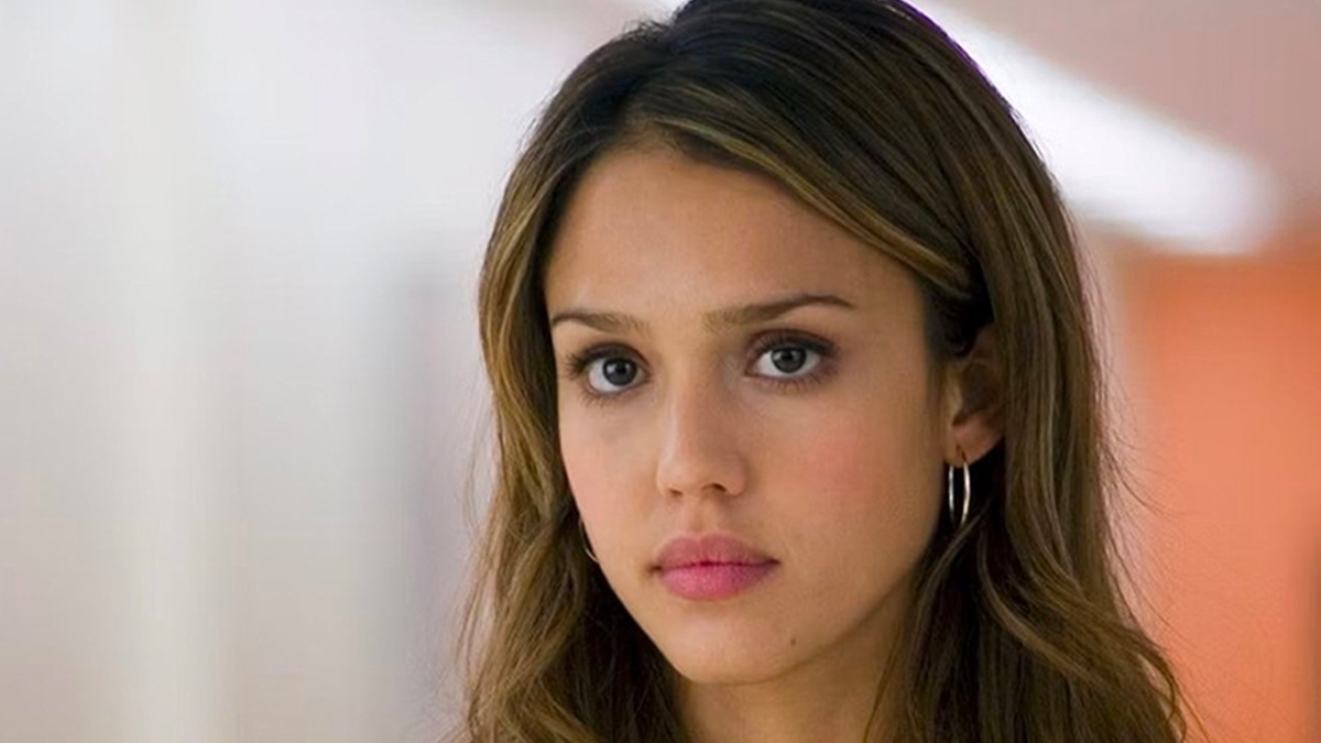 https://wips.plug.it/cips/libero.it/magazine/cms/2026/07/30-anni-in-un-secondo-jessica-alba-cast-film-reboot-netflix.jpg