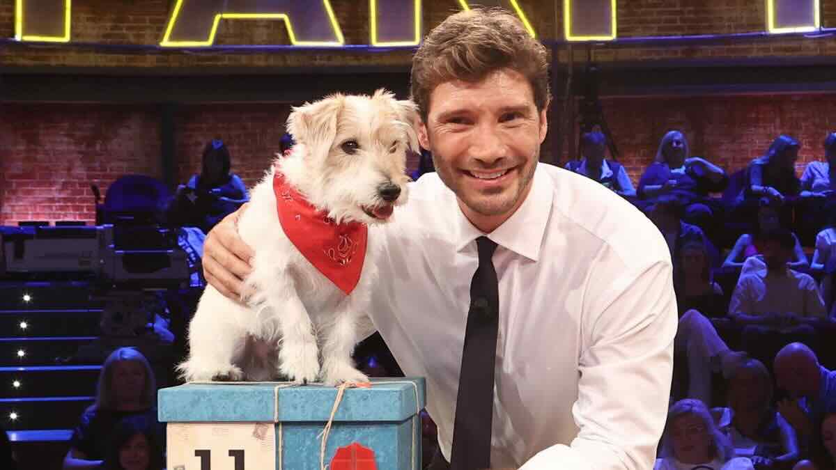 Rivoluzione Affari Tuoi, addio anche al cane Gennarino: perché non sarà più in studio (come Thanat e Lupo)