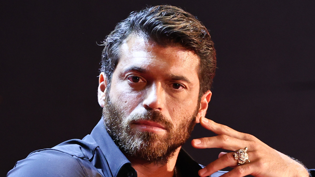 https://wips.plug.it/cips/libero.it/magazine/cms/2026/07/can-yaman-fiction-mediaset.jpg
