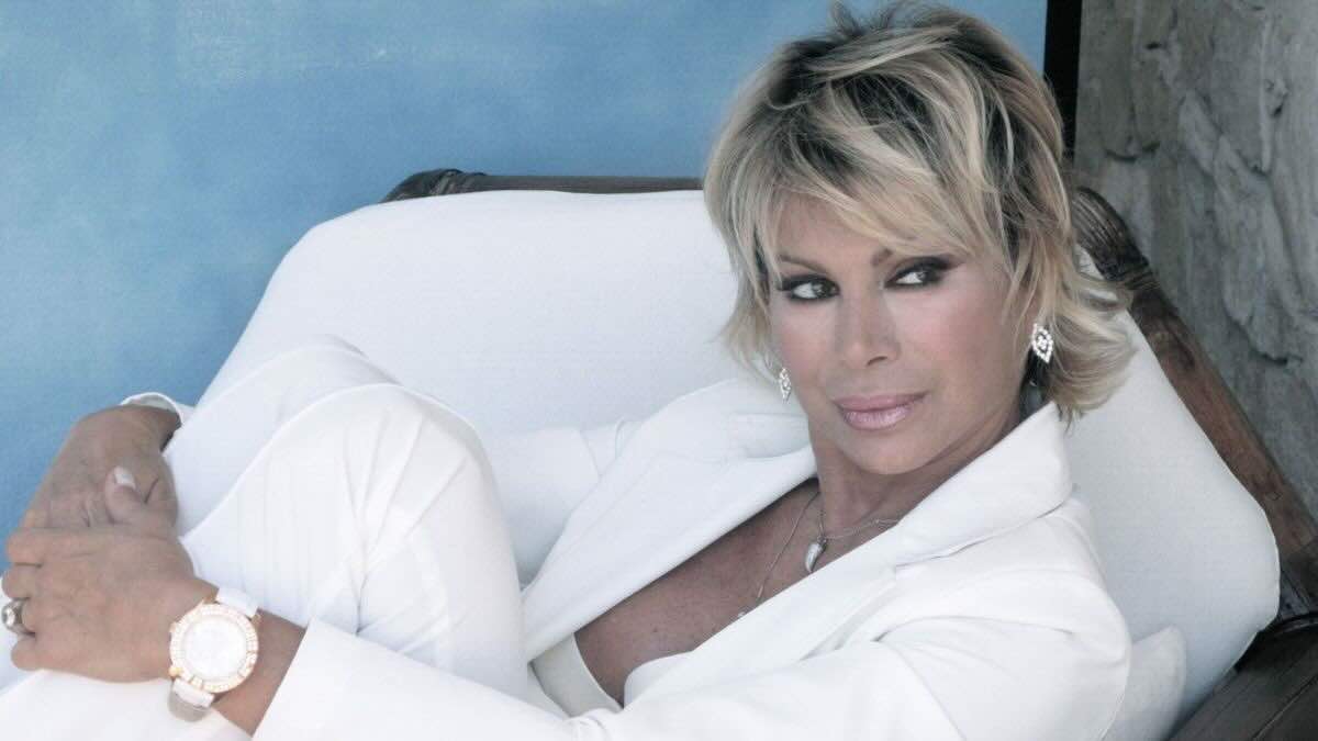 Carmen Russo: "Io ed Enzo Paolo ad Amici? Maria non ci ha mai chiamati, saremmo una forza. Sogno di fare l'avvocato in una fiction" - Intervista
