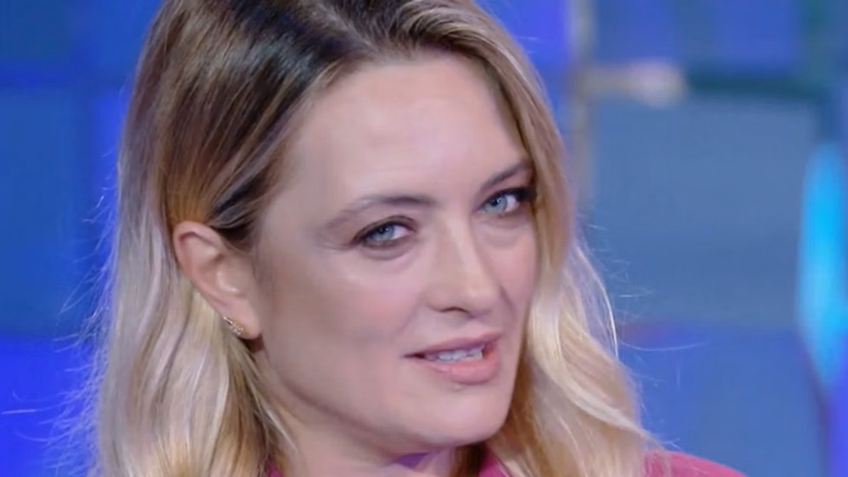 https://wips.plug.it/cips/libero.it/magazine/cms/2026/07/carolina-crescentini-denuncia-compenso-uomo-appello-donne.jpg