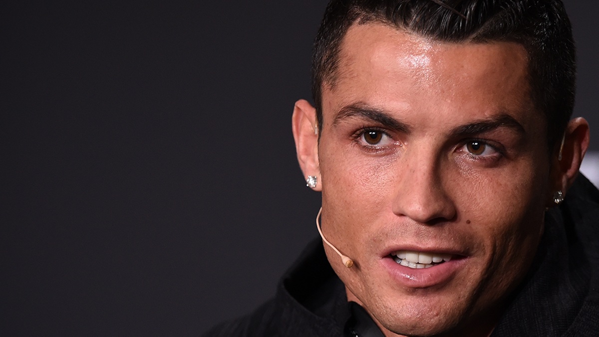 https://wips.plug.it/cips/libero.it/magazine/cms/2026/07/cristiano-ronaldo-serie-tv-day-1s-matthew-vaughn-damian-lewis-cast.jpg