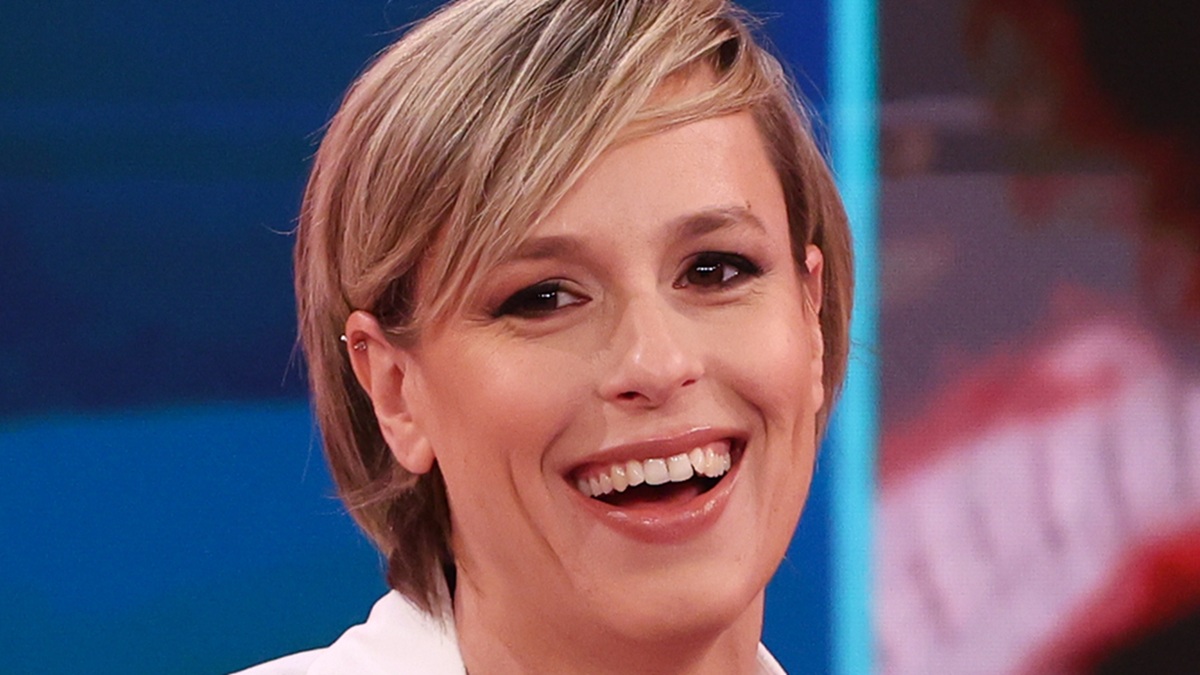 Federica Pellegrini mamma bis, la vita cambia ancora: “Tiralatte e 10 magliette al giorno”. Il ruolo decisivo del marito Matteo Giunta