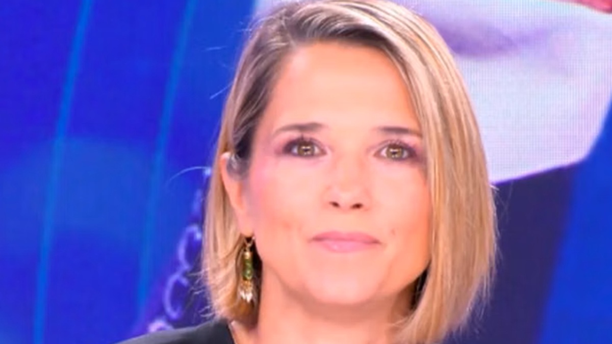 https://wips.plug.it/cips/libero.it/magazine/cms/2026/07/francesca-barra-viaggio-lontano-dall-italia-dopo-morte-padre-decisione.jpg
