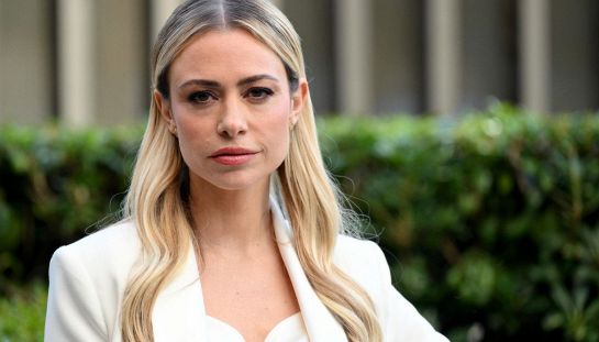 "Mi definisco un caso umano": dai disastri post-divorzio è nato un podcast, così Martina Stella si rilancia