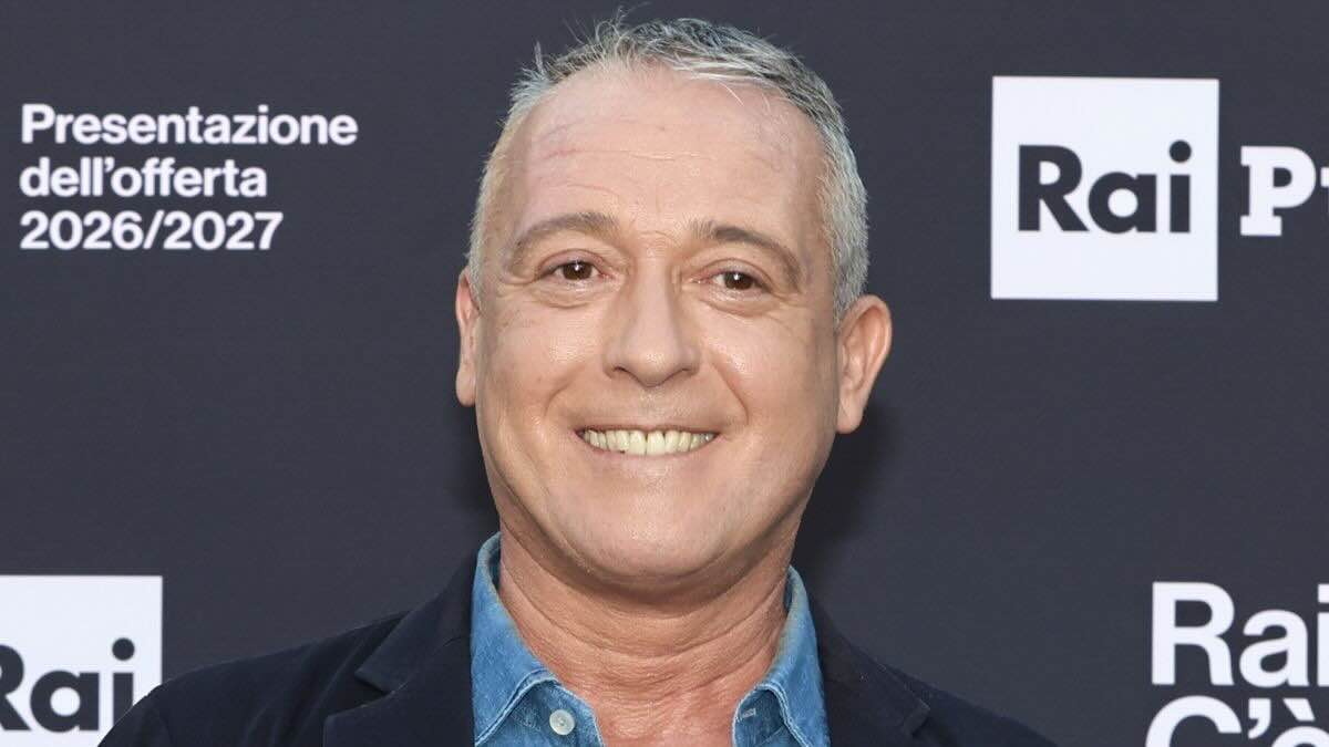 Pierluigi Diaco derubato in casa, aperte le indagini dopo il furto. Doccia fredda per il conduttore di Bella Mà
