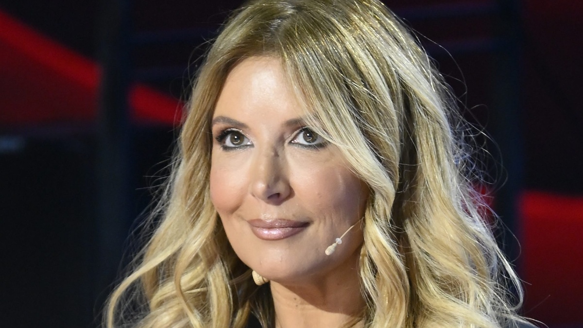 Selvaggia Lucarelli replica a Milo Infante: “Cosa c’entro io”. Nuove scintille dopo Garlasco