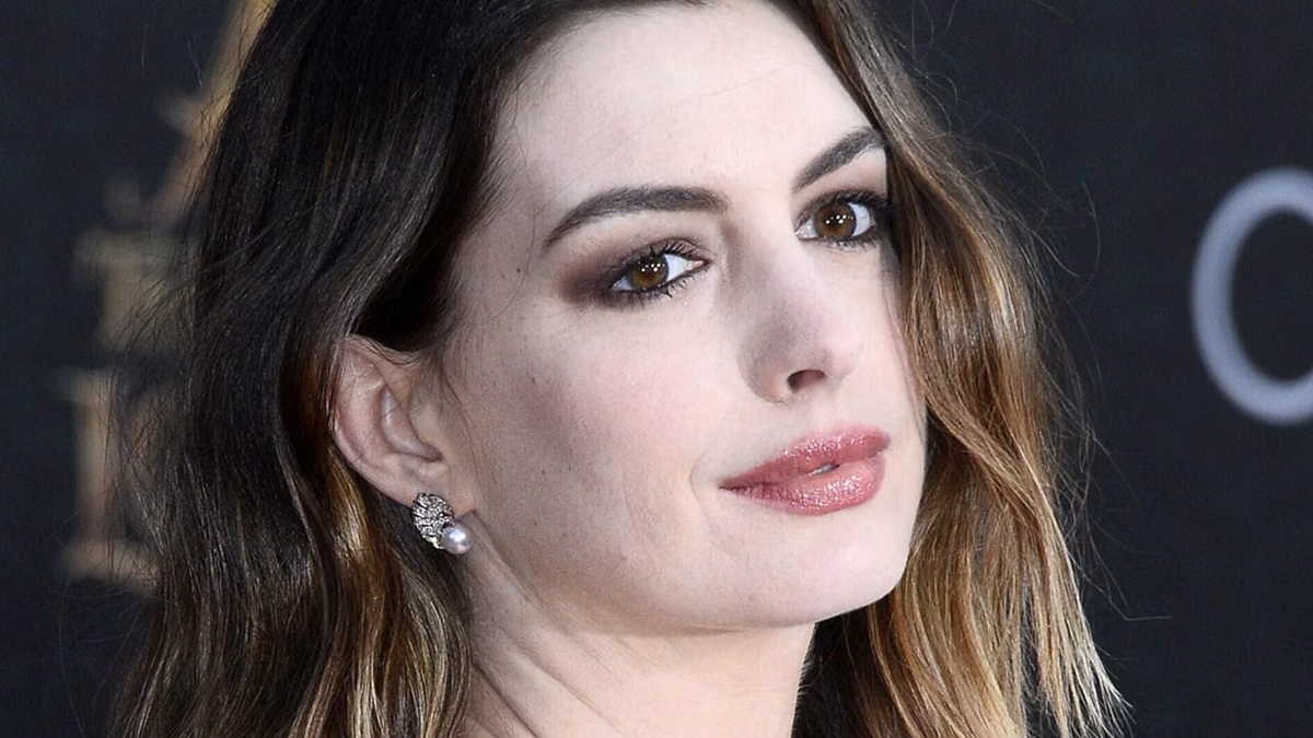 https://wips.plug.it/cips/libero.it/magazine/cms/2026/08/anne-hathaway-omaggio-pretty-princess-25-anni-film.jpg