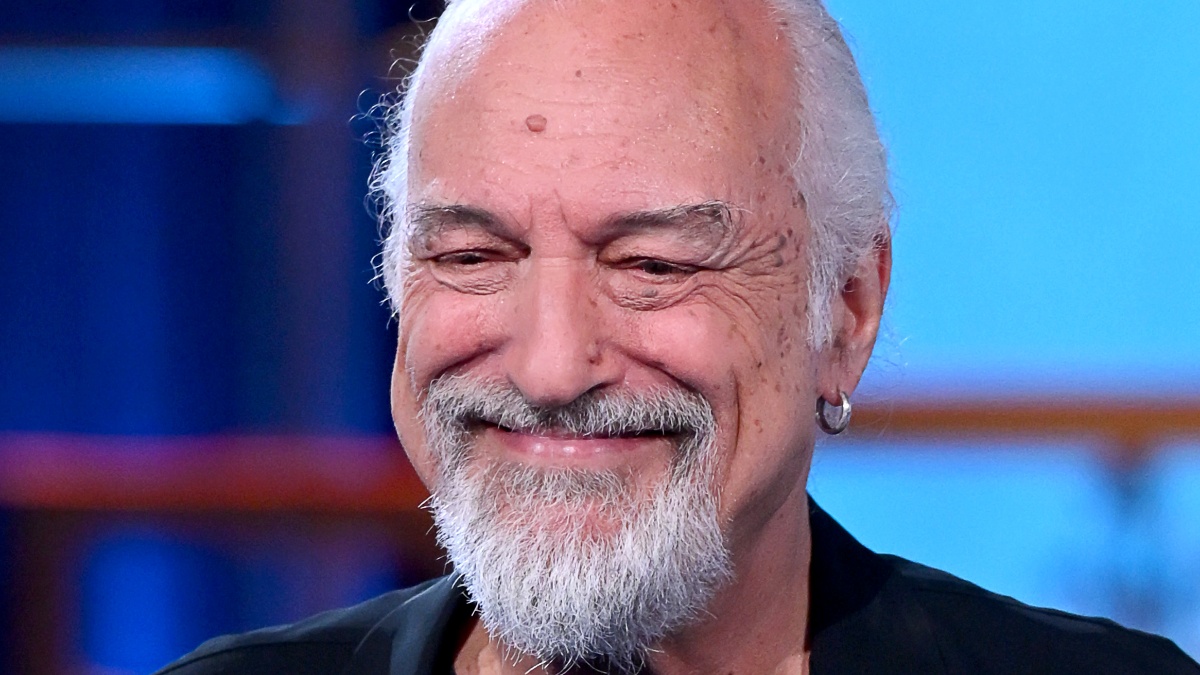 https://wips.plug.it/cips/libero.it/magazine/cms/2026/08/ballando_con_le_stelle_2026_eugenio_finardi_concorrente.jpeg