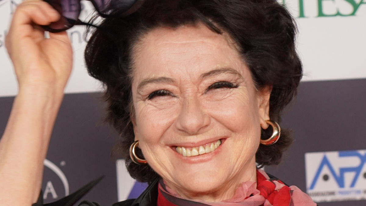 https://wips.plug.it/cips/libero.it/magazine/cms/2026/08/ballando_con_le_stelle_2026_monica_guerritore_concorrente.jpeg
