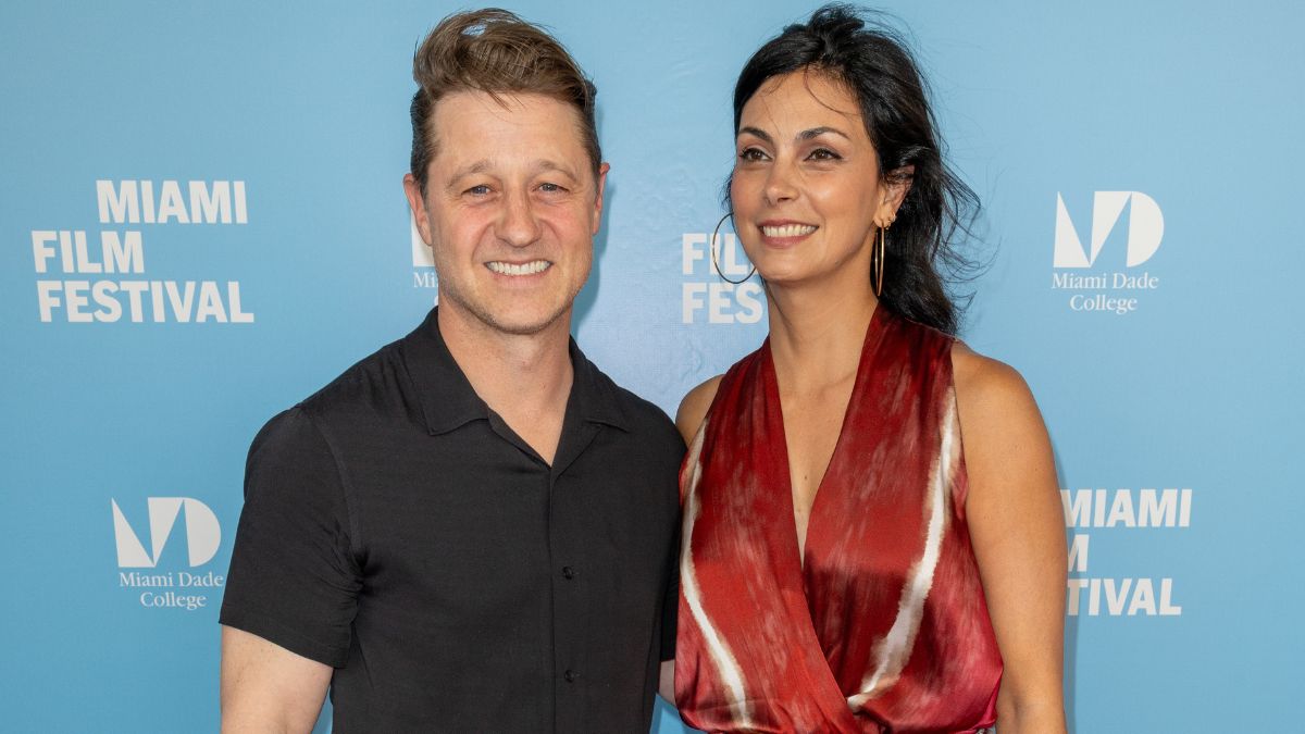 https://wips.plug.it/cips/libero.it/magazine/cms/2026/08/ben-mckenzie-e-morena-baccarin-1.jpg