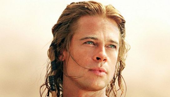 Brad Pitt in una scena del film 'Troy'