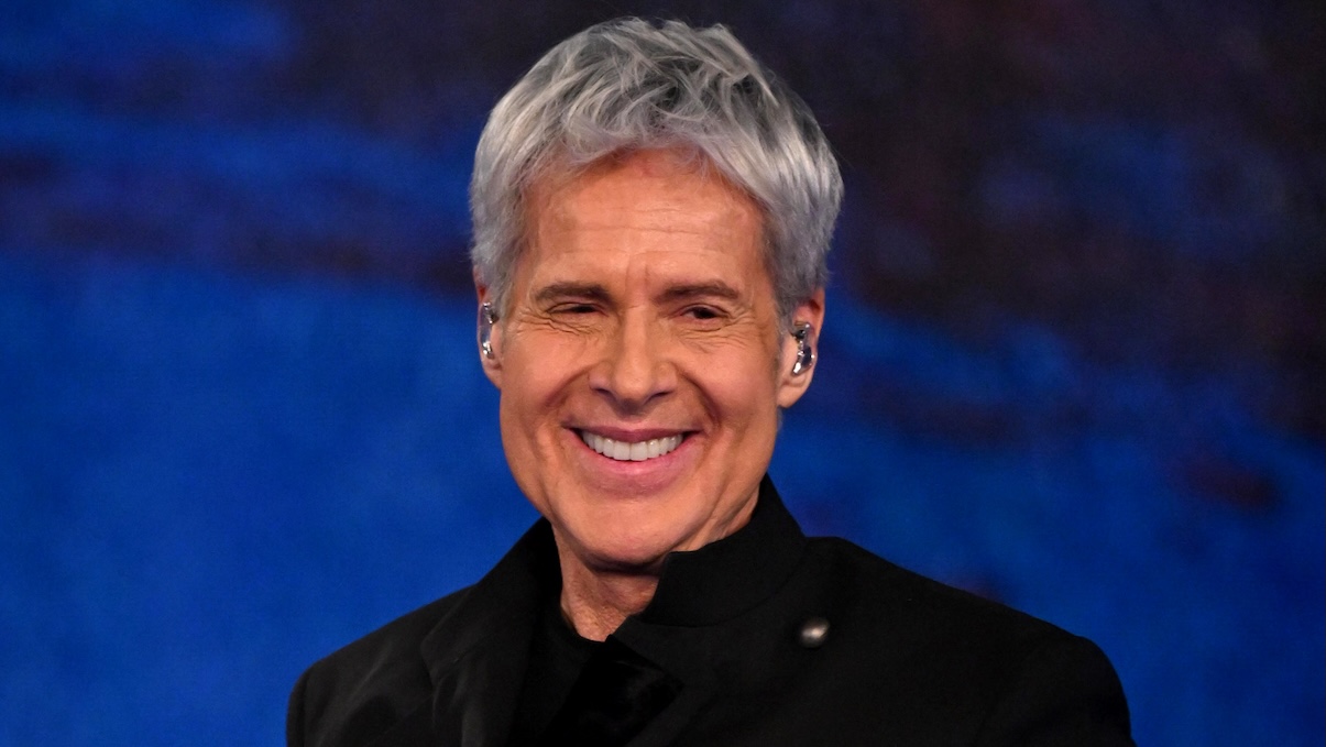 https://wips.plug.it/cips/libero.it/magazine/cms/2026/08/claudio-baglioni.jpg