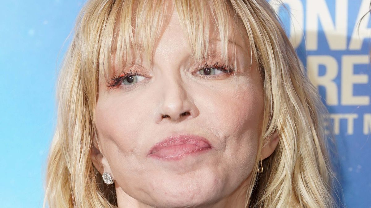 https://wips.plug.it/cips/libero.it/magazine/cms/2026/08/courtney-love.jpg