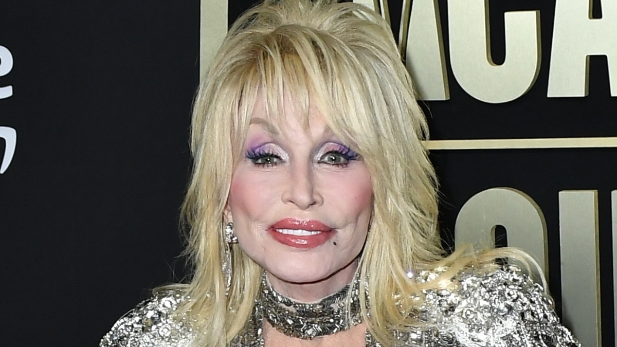 https://wips.plug.it/cips/libero.it/magazine/cms/2026/08/dolly-parton-morta-attrice-film-serie-tv-sylvester-stallone-miley-cyrus.jpg
