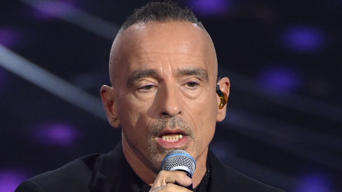 https://wips.plug.it/cips/libero.it/magazine/cms/2026/08/eros-ramazzotti-operazione.jpg