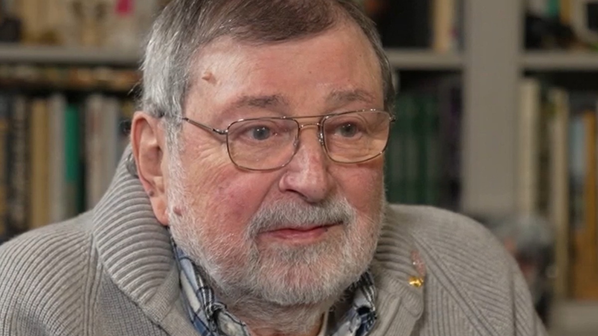 https://wips.plug.it/cips/libero.it/magazine/cms/2026/08/francesco-guccini-raiplay.jpg