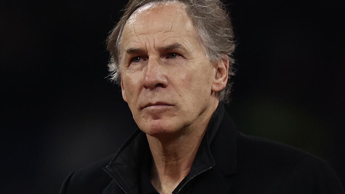 Funerali Franco Baresi: familiari in lacrime, fischi imprevisti e l'omelia del prete. Perché è saltata la diretta TV dalla Chiesa