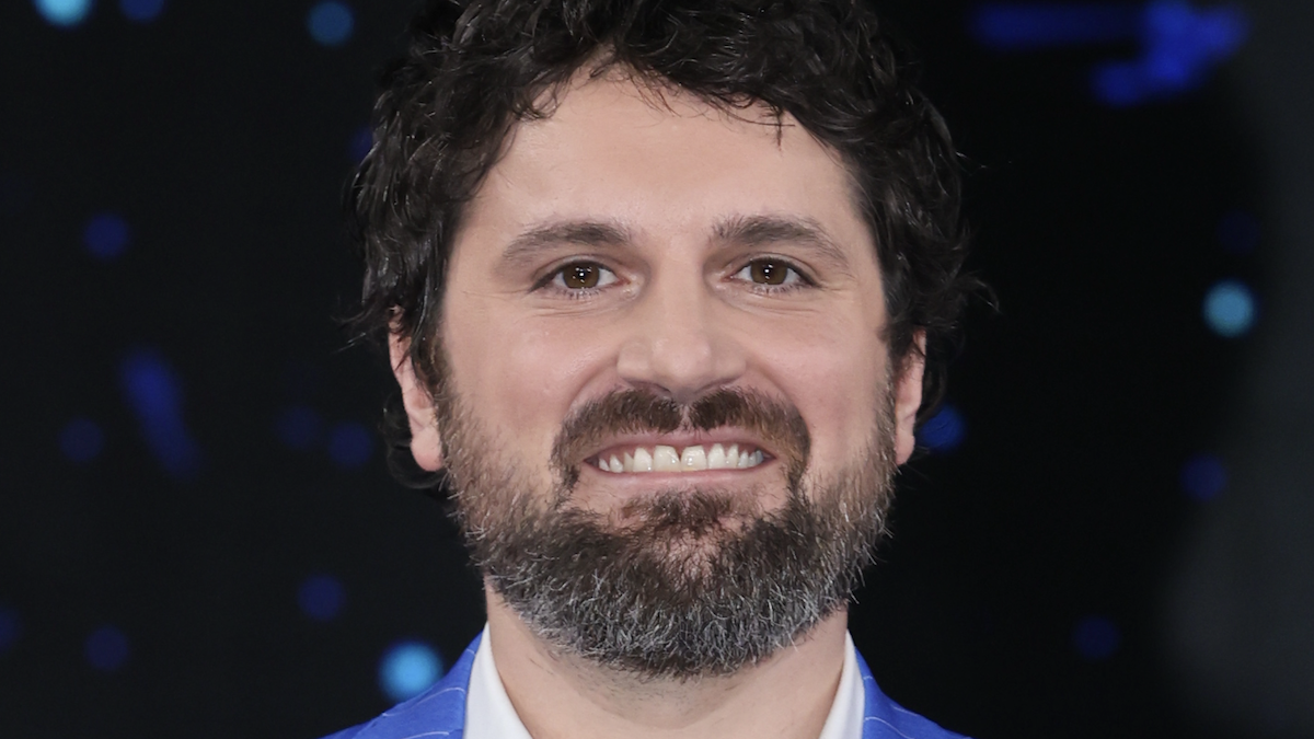 https://wips.plug.it/cips/libero.it/magazine/cms/2026/08/frank_matano_padre.png