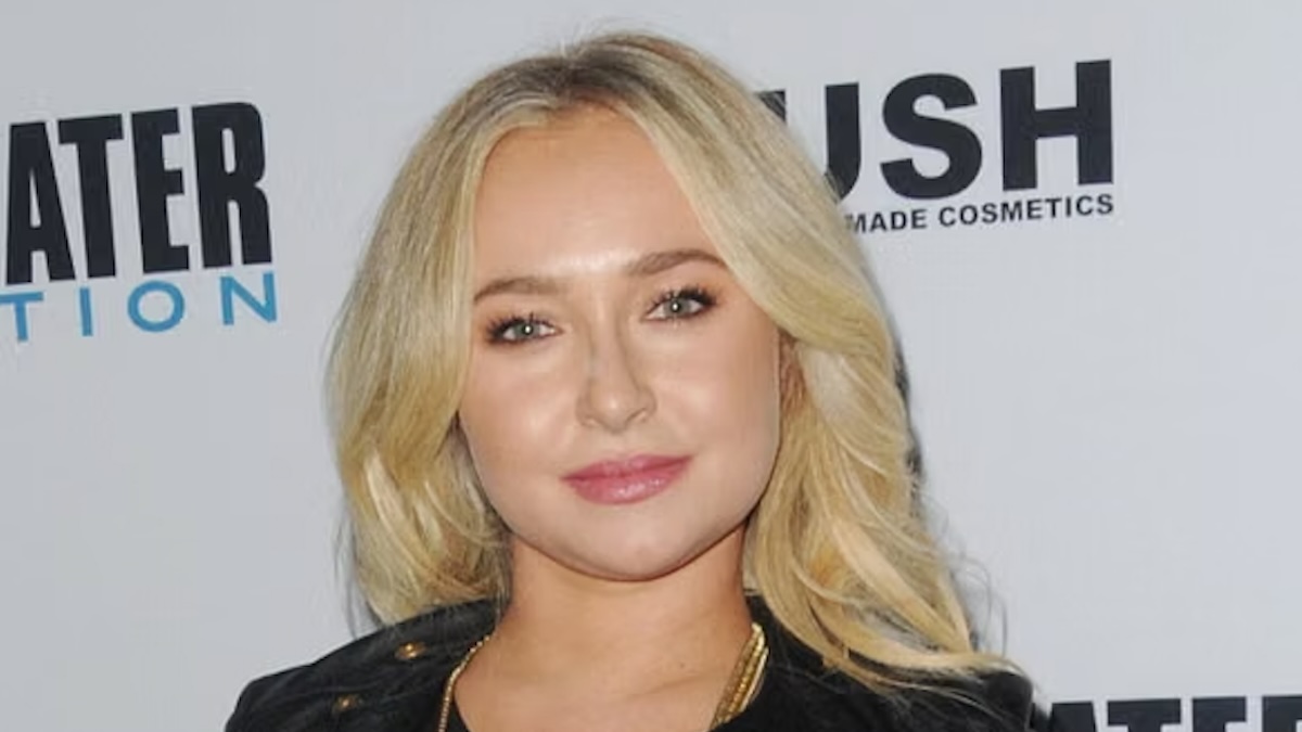 https://wips.plug.it/cips/libero.it/magazine/cms/2026/08/hayden-panettiere-jack-coleman-set-heroes-braccata-fotografi.jpg