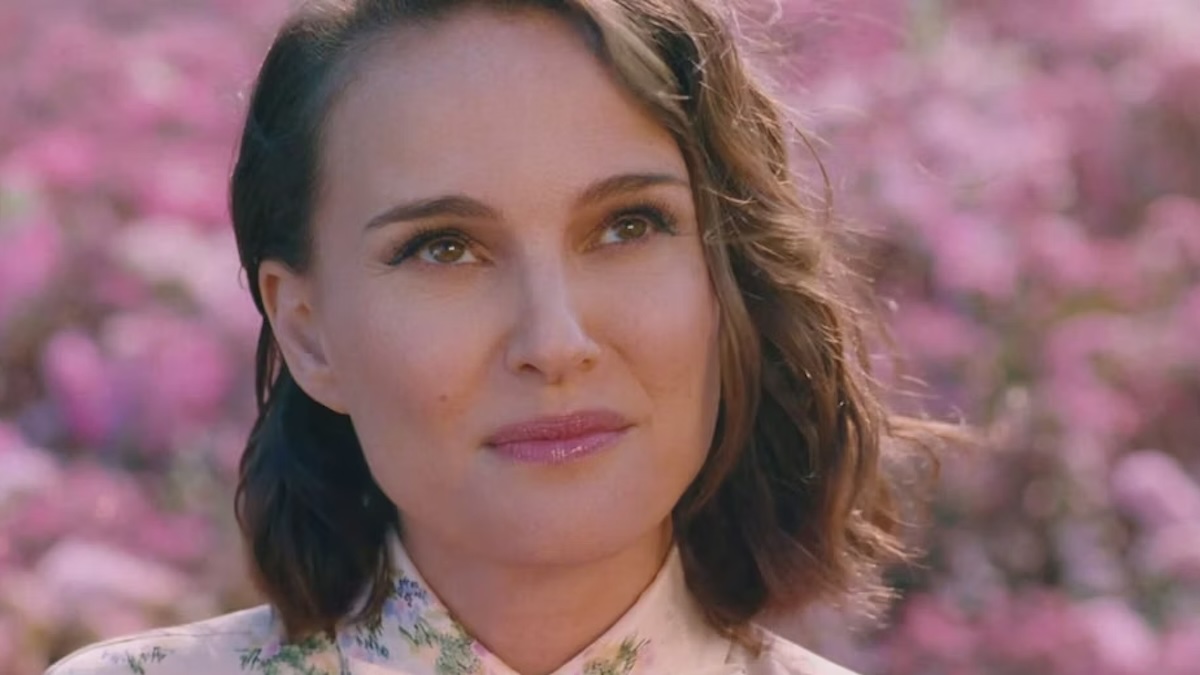https://wips.plug.it/cips/libero.it/magazine/cms/2026/08/natalie-portman-libro-life-of-m-rachel-cusk-polemiche.jpg