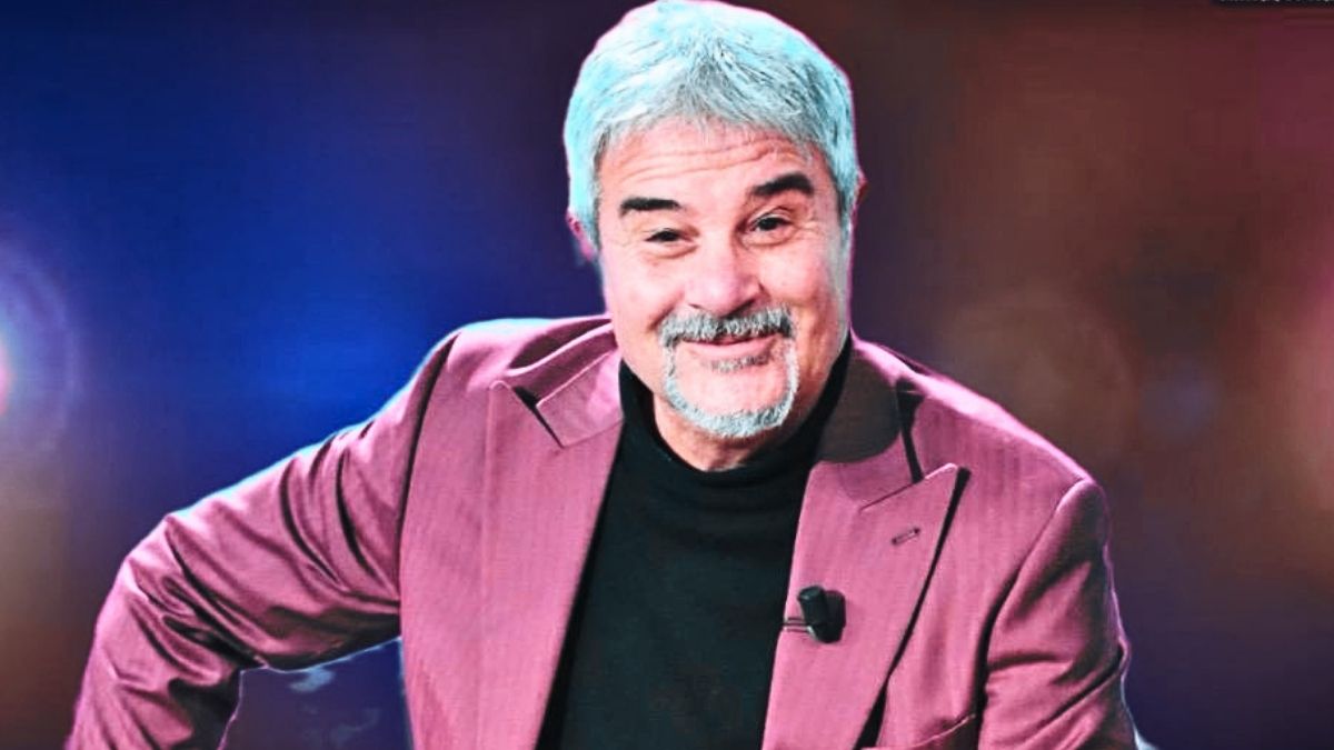 https://wips.plug.it/cips/libero.it/magazine/cms/2026/08/pino-insegno.jpg