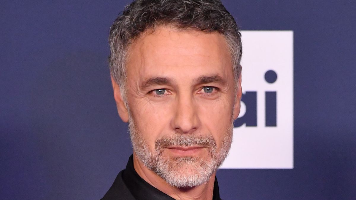 https://wips.plug.it/cips/libero.it/magazine/cms/2026/08/raoul-bova-6.jpg