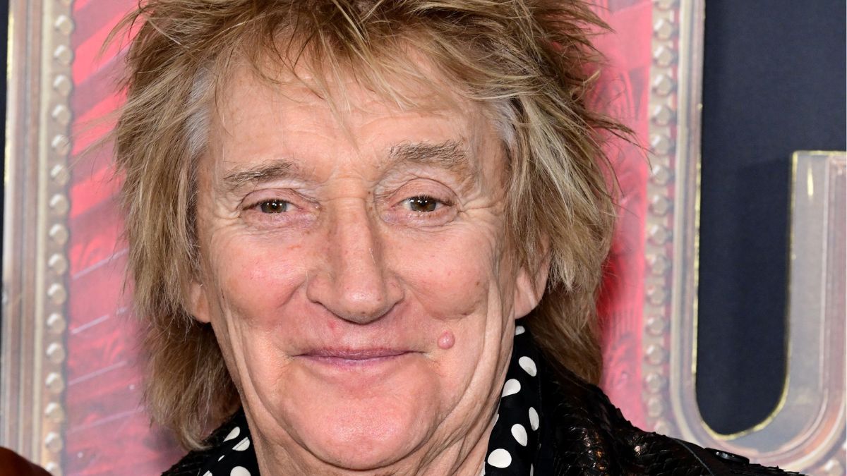 https://wips.plug.it/cips/libero.it/magazine/cms/2026/08/rod-stewart-tour-annullato-12-8-2026-liberomagazine-it.jpg