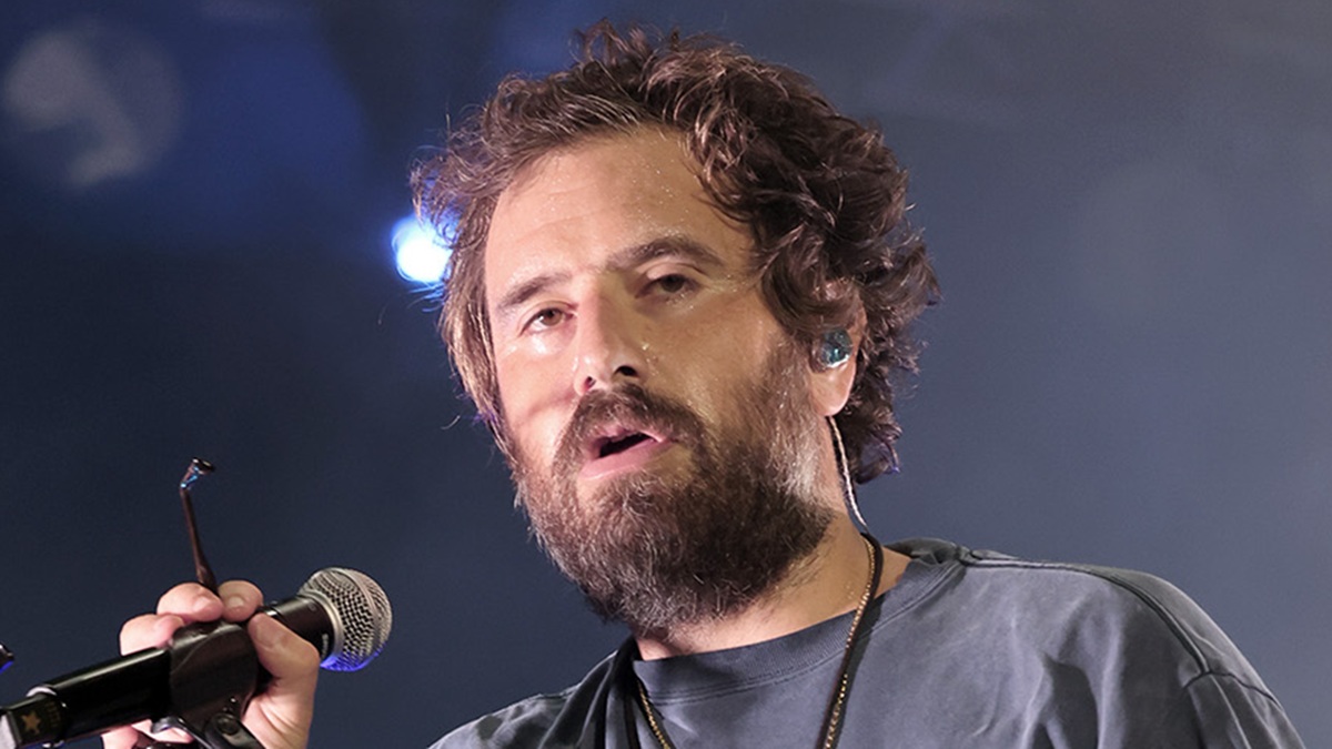 https://wips.plug.it/cips/libero.it/magazine/cms/2026/08/tommaso-paradiso-thegiornalisti.jpg