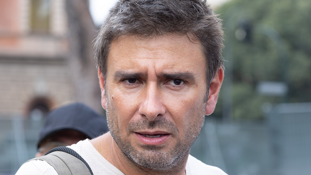 https://wips.plug.it/cips/libero.it/magazine/cms/2026/09/alessandro-di-battista-dimartedi-puntata-29-settembre-2026.jpg
