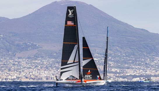 America's Cup oggi gratis in TV (con Luna Rossa): dove vedere in diretta e in chiaro le regate di Napoli