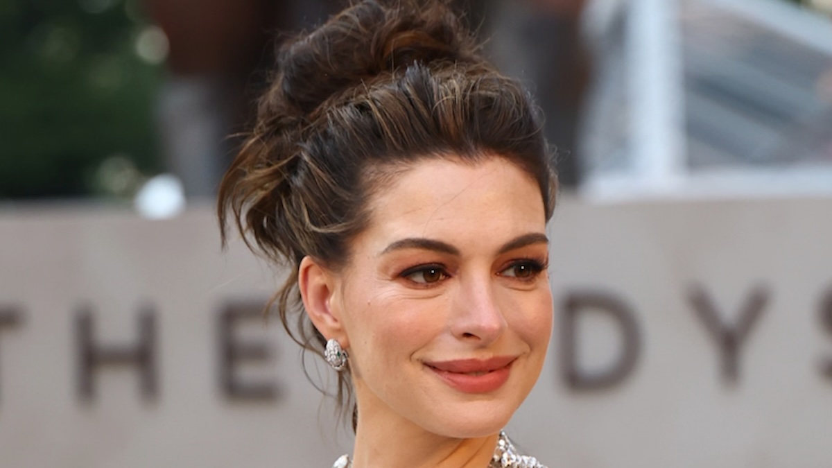 https://wips.plug.it/cips/libero.it/magazine/cms/2026/09/anne-hathaway-oscar-2027-odissea-film-strategia-universal.jpg