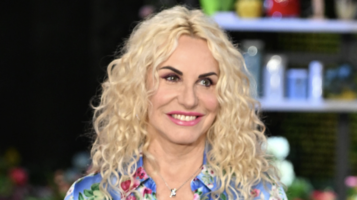 https://wips.plug.it/cips/libero.it/magazine/cms/2026/09/antonella_clerici_debutto_lacrime.png